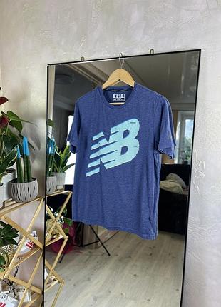 Технологічна футболка new balance nb dry з акцентним диджитал-принтом