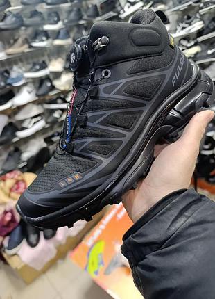 Зимние кроссовки от бренда salomon