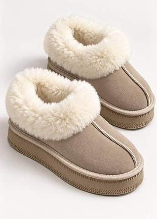 Хит сезона! угги на платформе с мехом замшевые бежевые тапочки ugg