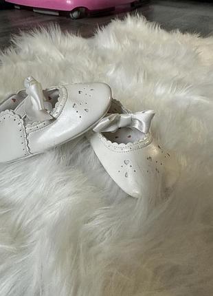 Пінетки для дівчаток john lewis білі 4