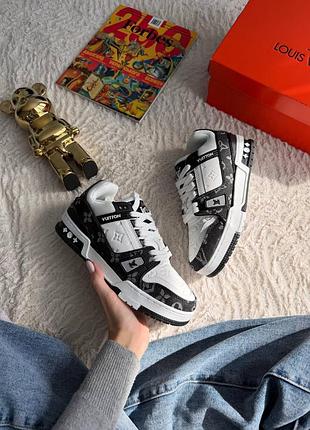 Louis vuitton trainer white black