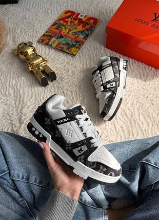 Louis vuitton trainer white black 5