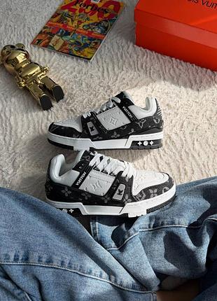 Louis vuitton trainer white black 9