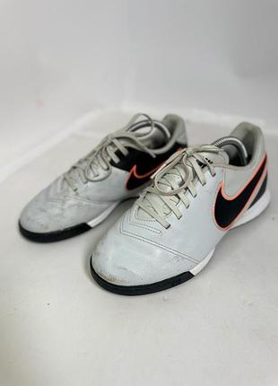 Сороконіжки nike tiempo genio ii leather tf розмір 36.5