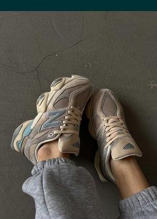 Кросівки жіночі new balance бежеві