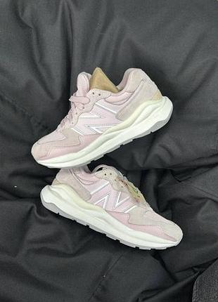 Кросівки жіночі new balance рожеві