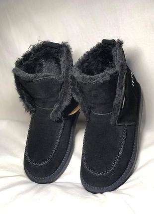 Женские зимние угги / короткие уголки itts (черные, натуральная замша, искусственный мех)
