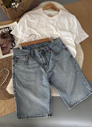 Стилтні блакитні джинсові шорти levi’s