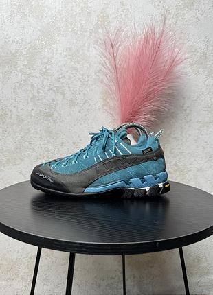 Жіночі трекінгові кросівки la sportiva розмір 38