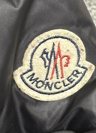 Чорна куртка moncler 3