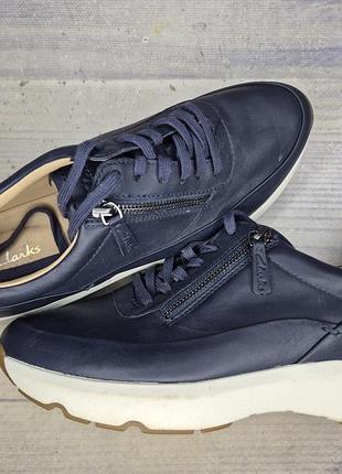 Кроссовки clarks