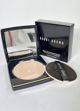 Компактна пудра bobbi brown sheer finish pressed powder soft porcelain, 9г