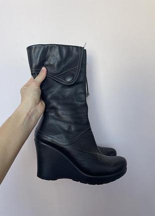 Шкіряні черевики на танкетці