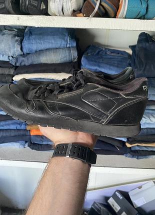 Чоловічі черні шкіряні кроссівки reebok classic leather