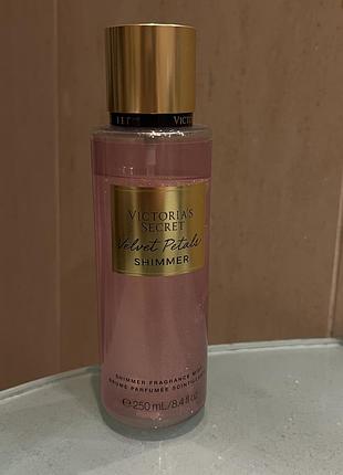 Парфумований спрей victoria's secret velvet petals shimmer 250 мл для жінок