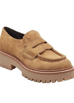 Лофери marc fisher бежевi norton lug sole leather loafer