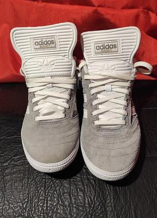 Стильные замшевые кроссовки adidas busenitz