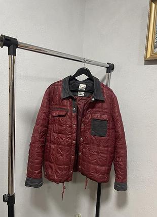 Чоловіча куртка levi's стьобана з велюром, червона, розмір m/l, байкерська куртка з лямками