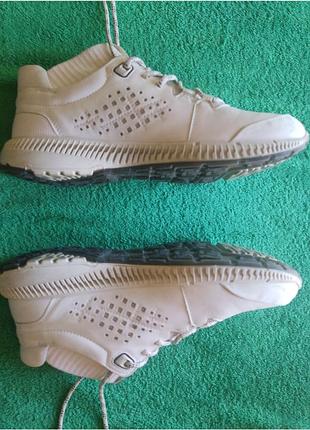 Кросівки ecco intrinsic tr mid training walking sneakers.шкіра, розмір 40-41,білі.