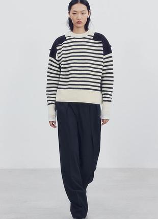 Вовняний светр жіночий чорно-білий з комбінованими плечима zara new