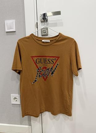 Футболка жіноча guess коричнева з принтом