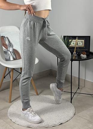 Спортивні штани від nike