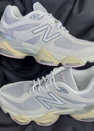Кросівки жіночі new balance бежеві