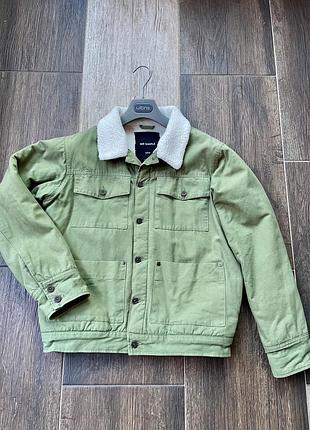 Чоловіча куртка-тракер mr simple stockyard sherpa jacket,оливковий колір (розмір m)в прекрасному стані .
