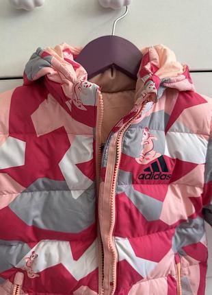 Пуховик для дівчинки adidas різнокольоровий з капюшоном