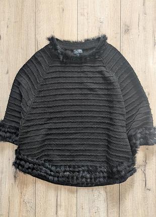 Женское черное вязаное пончо-накидка armani jeans с отделкой из меха кролика