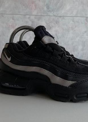 Nike чудові осінні кросівки дитячі оригінал 33-й розмір