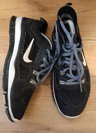 Оригінальні жіночі кросівки nike free 5.0 tr fit 4 breath.
розмір 37.5