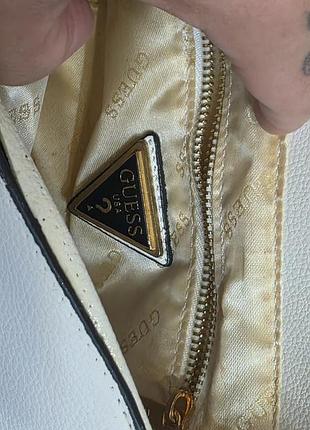 Сумка guess белого цвета 3