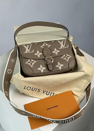 Сумка diane monogram empreinte leather tourterelle / creme