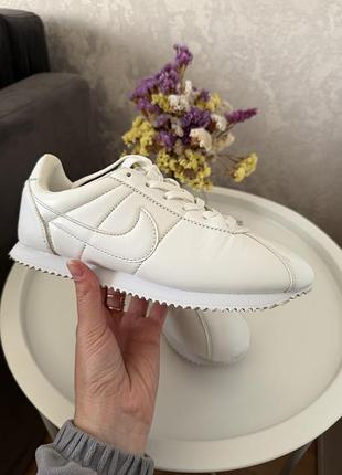 Кросівки nike білі