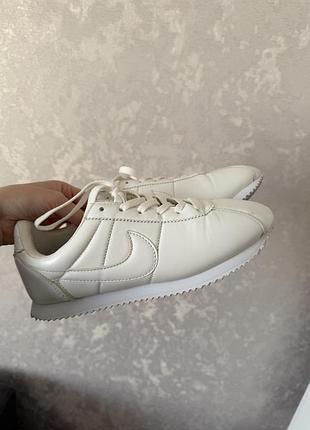Кросівки nike білі 2
