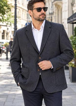 Піджак розмір eur 58  в складі є вовна і шовк