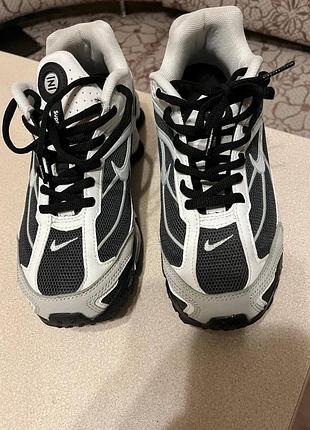 Кросівки nike білі, довжина устілки 26 см