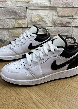 Оригінальні кросівки nike air jordan 1 low