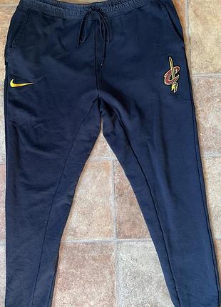 Спортивні штани nike cleveland nba tech modern