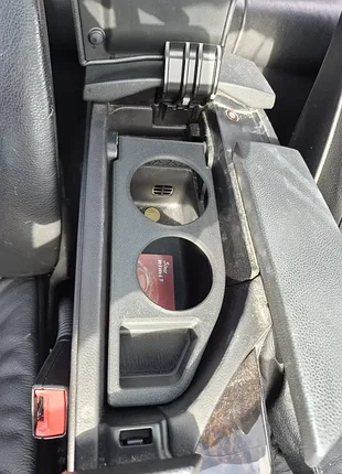 Бмв э60 и э61 подстаканник. bmw e60/e61.