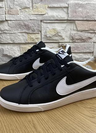 Оригінальні кросівки nike court royale