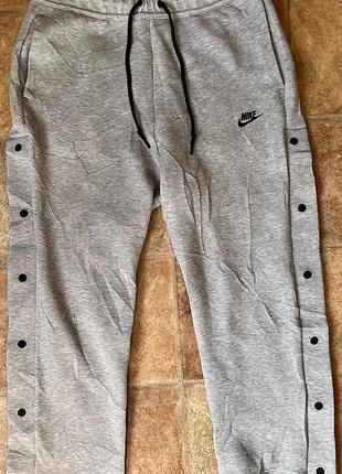 Мужские спортивные брюки nike sportswear tech fleece loose fit tear-away pants