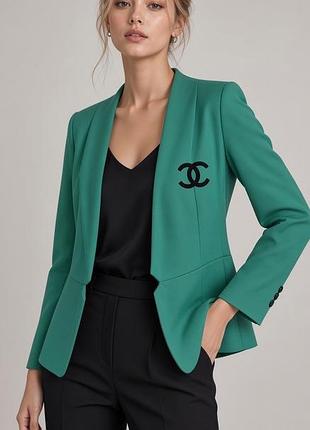 Жіночий піджак chanel зеленого кольору