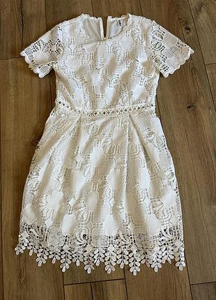 Коротка жіноча сукня мереживна біла, розмір l/m