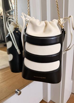 Сумочка alexander mcqueen the rise mini bucket bag, ідеальний стан, оригінал, італія