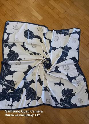 Новый шелковый платок 100% silk размером 90 см × 90 см