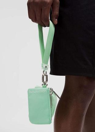 Сумка клач lululemon × on cloud 2