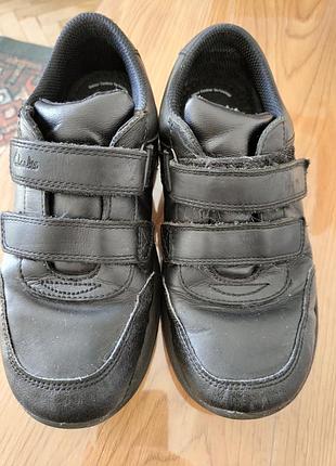 Кроссовки кожаные 21.5. clarks