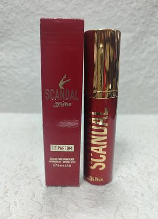Миниатюра парфюмированной воды для женщин jean paul gaultier scandal le parfum объемом 10 мл в красном флаконе с золотистым колпачком.